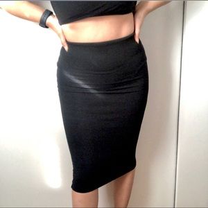 H&M - Black Ribbed Bodycon Midi Skirt with Split